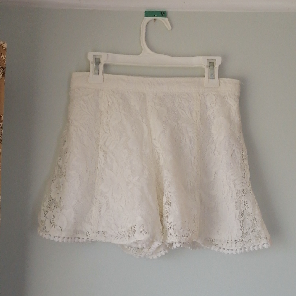 Hollister White Lace Shorts XS